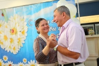 Семьи прихожан и священнослужителя получили общественную награду «За любовь и верность»