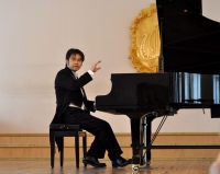 Японский пианист представил хабаровчанам творения знаменитых музыкантов