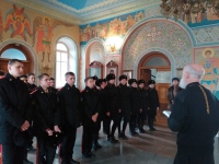 Молебен объединил кадетов в храме Даниила Московского