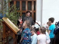 Школьники из летнего лагеря узнали о православной вере